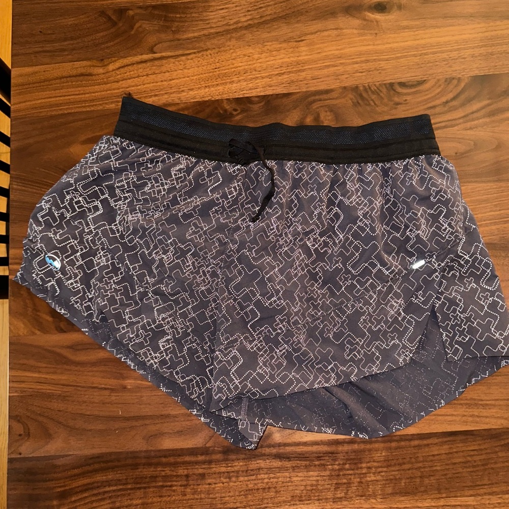 Janji Reflecting split shorts 3 in Medium